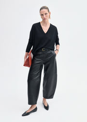 V-Neck Sweater in Fine Cashmere - Black - CO Collections